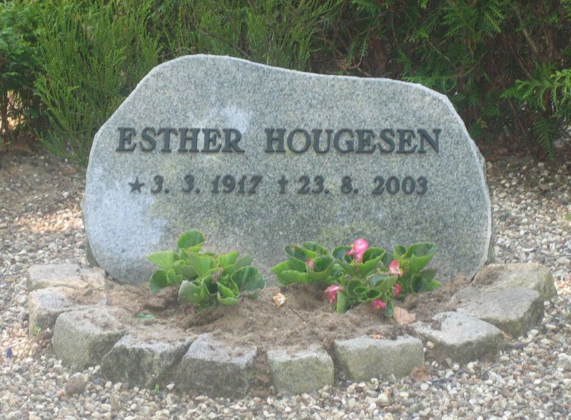 Esther Hougesen.jpg